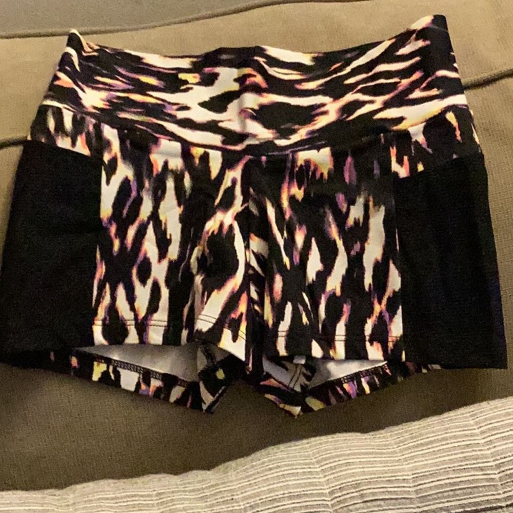 Tiger Print - Picture 3 of 3